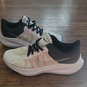 Nike Zoom Winflow Women's Athletic Shoes - White, Black, and Pink